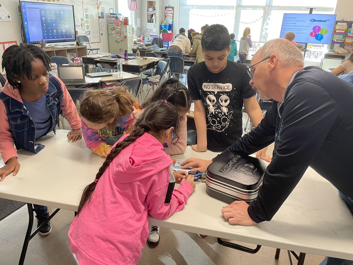 4thMoncure's tweet photo. Students enjoyed working together on an engaging Breakout box experience. One focused on the scientific method and the other on states of matter. We witnessed teamwork and resilience. https://t.co/aIzAsHGu32