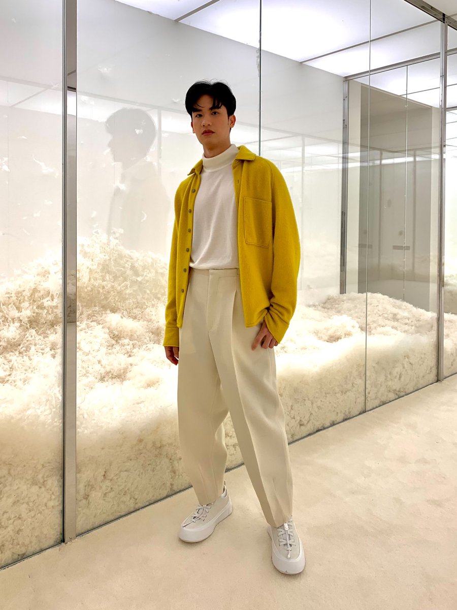 GQThailand's tweet photo. #GQStyle #เตตะวัน @Tawan_V ในชุดเชิ้ตแจ๊กเก็ตผ้าแคชเมียร์และกางเกงผ้าวูลจากคอลเล็กชั่นล่าสุดของ #เซนญ่า (#Zegna) เพื่อมาร่วมชมแฟชั่นโชว์คอลเล็กชั่นฤดูใบไม้ร่วง/ฤดูหนาว 2023
.
#GQxZegnaxTawan_VInMilan
.
#GQThailand #Tawan_V 
#ZegnaFW23
@Zegna https://t.co/fcZaCCJWYc