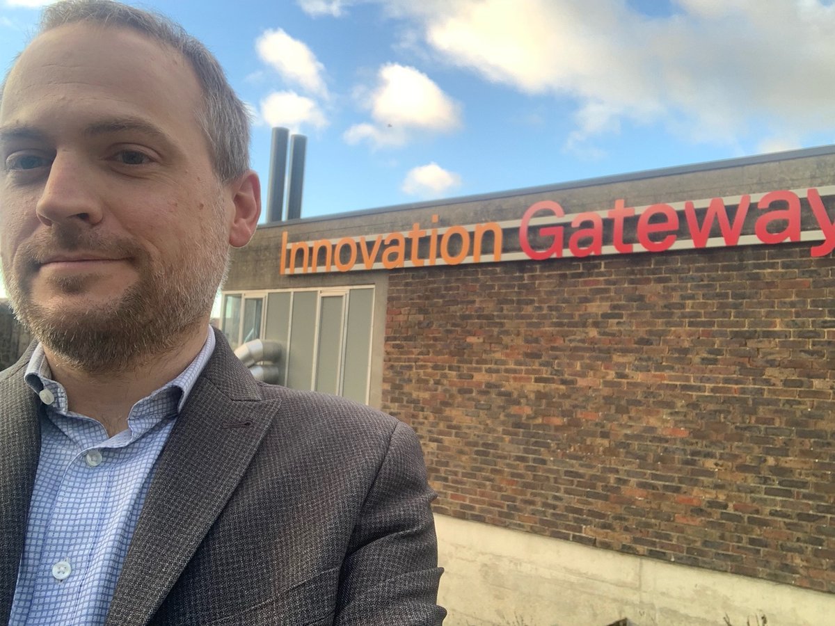 Great visit to the Innovation Gateway today despite the cold weather🥶here in #Sutton! Thanks to #Vesynta and Colin @SuttonCouncil for hosting us😀

(Find out more about the #InnovationGateway here): londoncancerhub.org/at-the-hub/the…