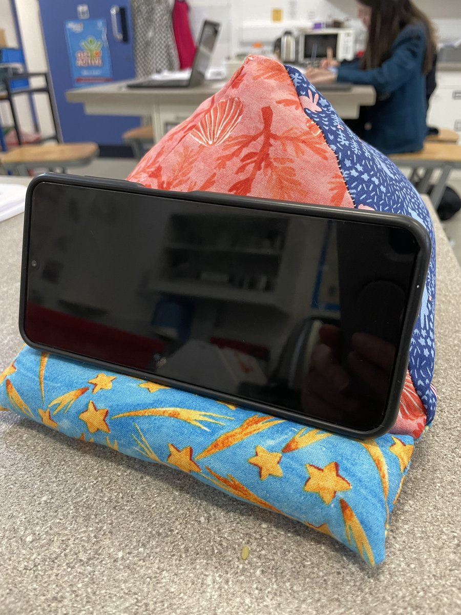 S1 pupils were thrilled to complete their sewing machine training as they put their finishing touches on their textiles projects last week. Each pupil created a colourful phone stand, and in the process, learnt to cut fabric, pin and tack, and sew in straight lines.
