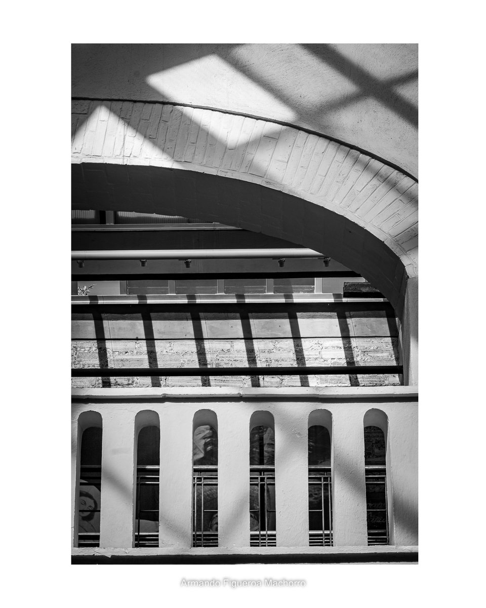 Luces, sombras

#puertas #ventanas #puertasyventanas #lucesysombras #lightsandshadows #luces #sombras #lights #shadows #capturamexico #mexico_maravilloso #tlaxcalamexico #architexture #blancoynegro #blackandwhite #tlaxcala #mexico #bnwsouls #bnw_greatshots #bnw_instagram