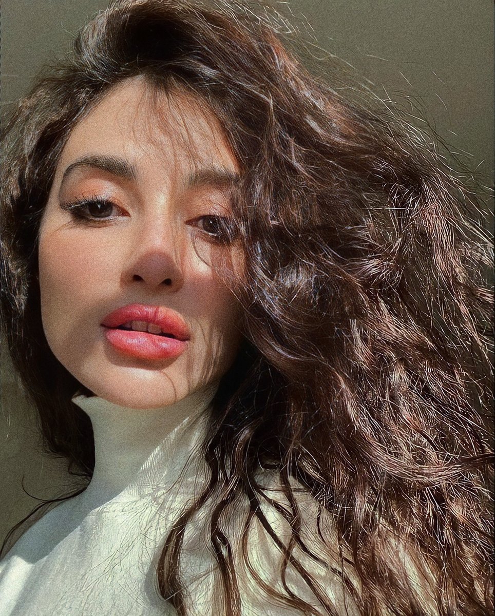 Melike İpek Yalova Pics (@melikeipekypics) on Twitter photo 