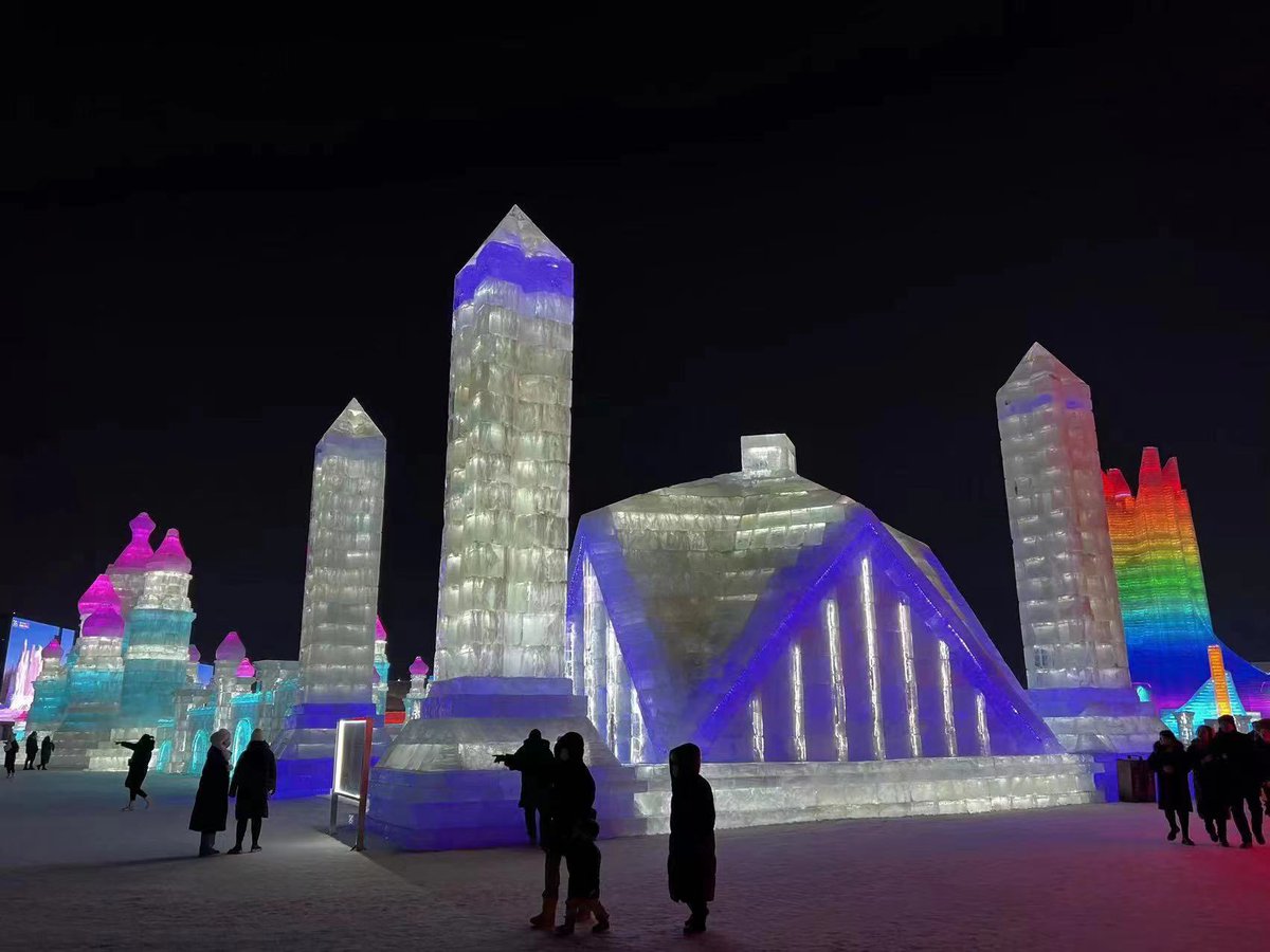 PakAmbChina's tweet image. Night view of the ice sculpture of Faisal Masjid Islamabad at this year’s Harbin International Ice and Snow Festival in China. 
@BBhuttoZardari @HinaRKhar 
@ForeignOfficePk @PkPublicDiplo @iqraa_ashraf @Mumtazzb @Shiffa_ZY @AmbNong