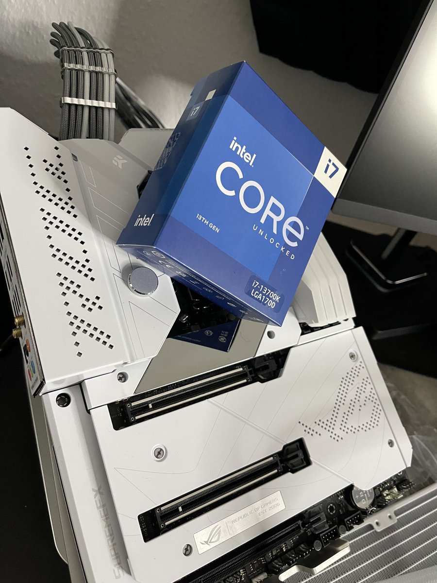 technika_builds's tweet image. White Build Preview 🤍 @teamgroupincde @teamgroupinc @asusrogde @CableMod #cablemod #asus #rog #z690formula #asusrog #teamgroup #teamgroupdelta #ddr5 #cardea #nvme