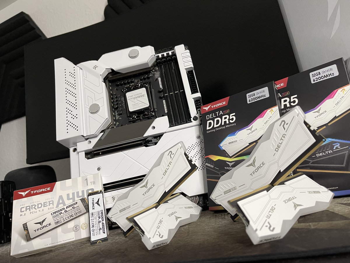 technika_builds's tweet image. White Build Preview 🤍 @teamgroupincde @teamgroupinc @asusrogde @CableMod #cablemod #asus #rog #z690formula #asusrog #teamgroup #teamgroupdelta #ddr5 #cardea #nvme
