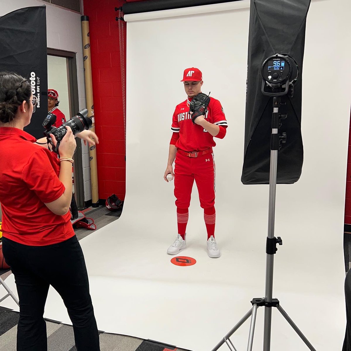 GovsBSB's tweet photo. Welcoming back the Govs with photo day in the new unis! 

3️⃣2️⃣ days until Opening Day at The Hand! 

#LetsGoPeay | #️⃣🅱️🅰️🆖 https://t.co/mrPRMKXMQo