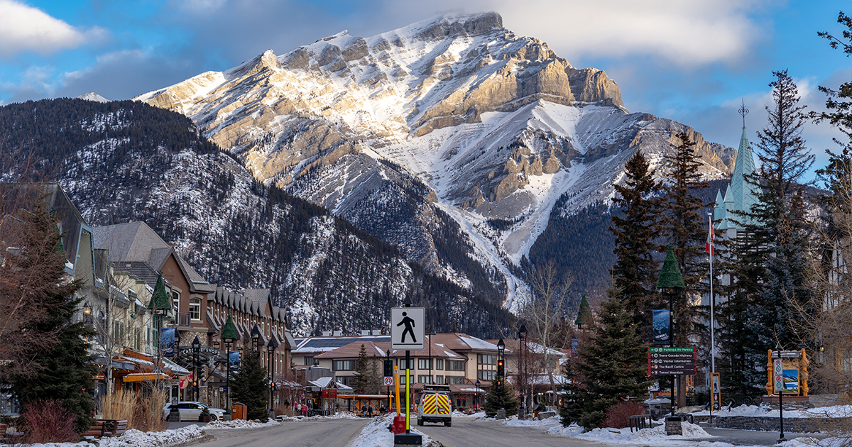 “In 2022, we saw one of the biggest single-year shifts on record in Canadian housing activity, from record highs last winter to just below the 10-year average to end the year,” says CREA’s Chair <a href="/JillOudil/">Jill Oudil</a>. 
Get the highlights 👉 bddy.me/3ZFSe1h #CREAStats
