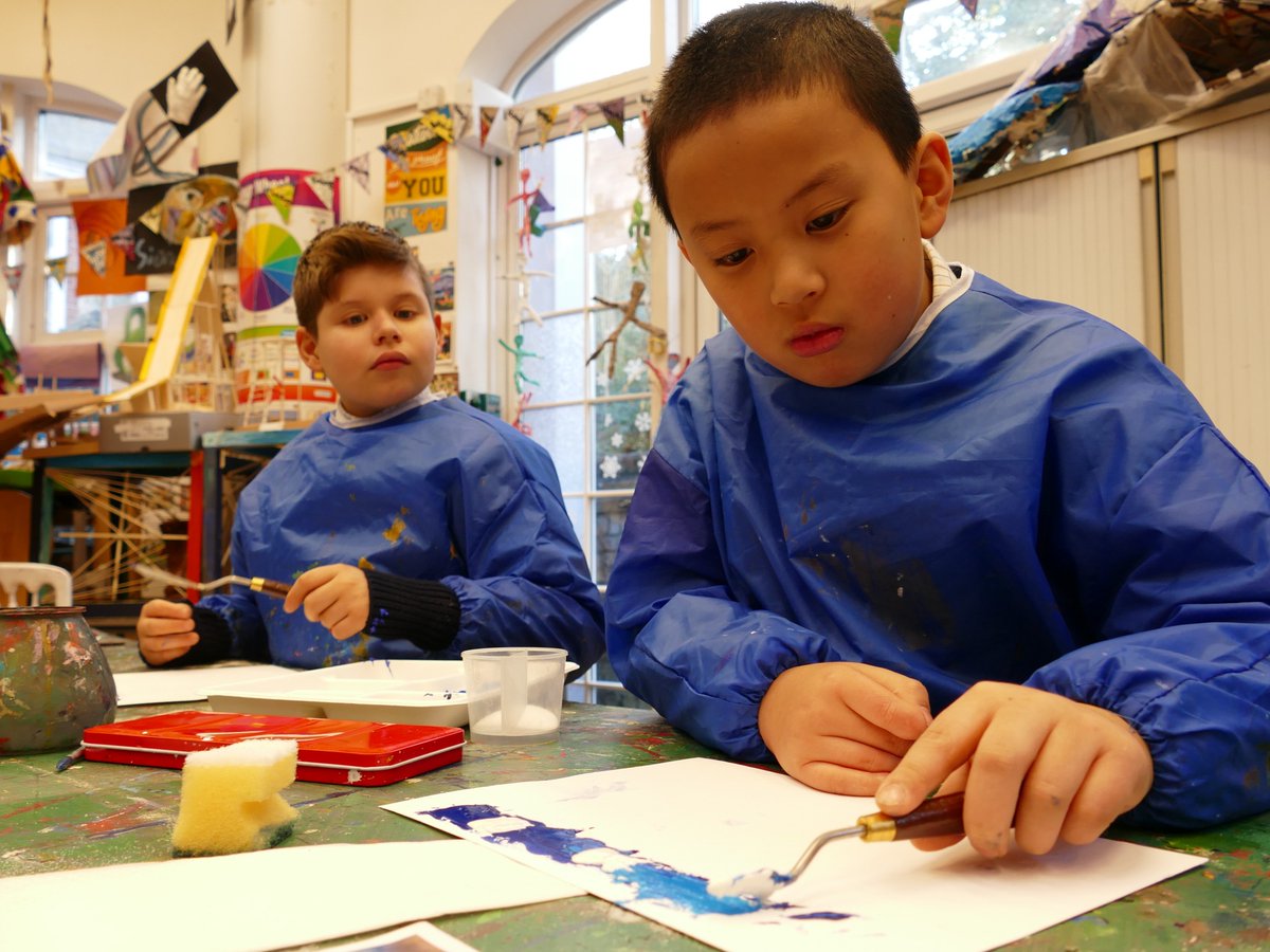 SJBWindsor's tweet photo. Year 4 are completing a "Winter Project" in Art. They have been using an array of watercolours and salt to create a raised, textured effect, mimicking the surface of ice and frost. Brrrrilliant work boys! π¨βοΈ #SJBmiddleschool #SJBart #SJBcreative https://t.co/L4kNsSyWzE