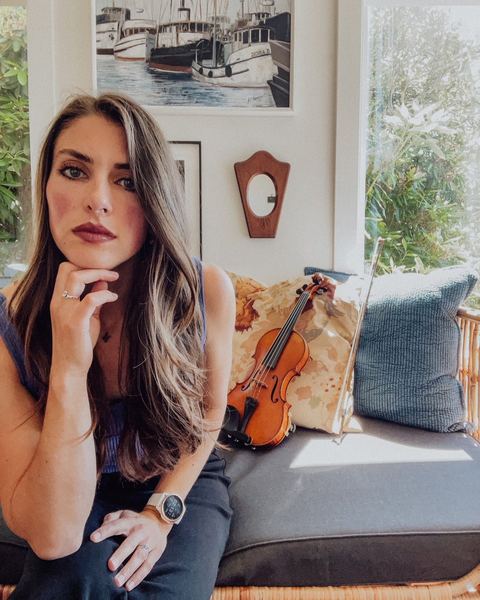 I’ve been thinking, What if we could change the term Alternative Styles to Contemporary Violin?  Thoughts??? (comment below)

#violin #fiddle #orchestralife #orchdork #musicschool #violine #violino #violinists #violinist #🎻