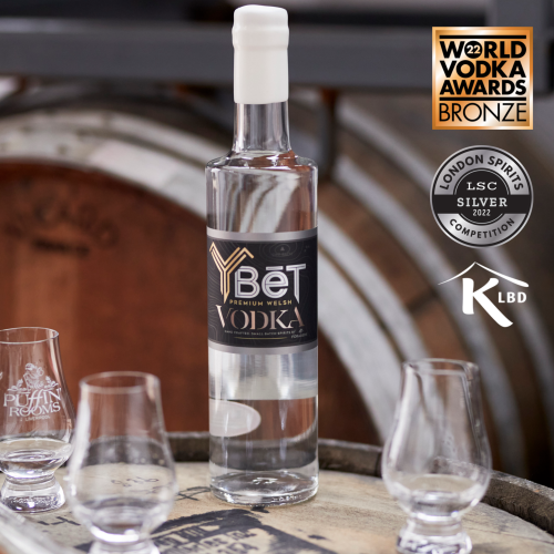 ForagersGin's tweet image. Y BĒT is a locally sourced spirit with a base of Sugar Beet, which helped us coin its nickname. A unique profile of soothing sweetness is paired with the tender freshness of Sea Buckthorn to create a vodka perfect with soda, tonic or simply by itself. 

bit.ly/3rnx2fc