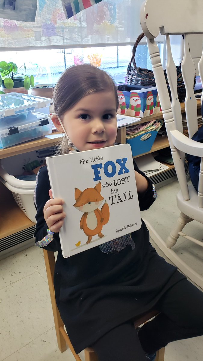 amisen114's tweet photo. Our ami du jour shared a story about a fox who lost his tail 📖 She likes that the fox looks all over for his tail. #classleader #Kindergarten2023 https://t.co/R9cei236tJ