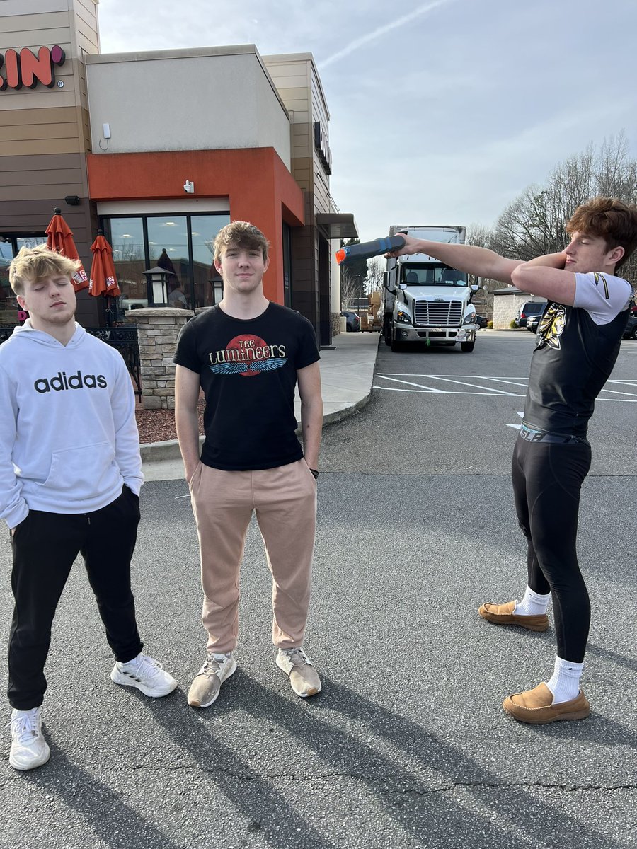 Big_Slim_5's tweet photo. Anthony takes out will and Ryan to go (2,0) @shsnerf23 https://t.co/UP0v5VlR8T