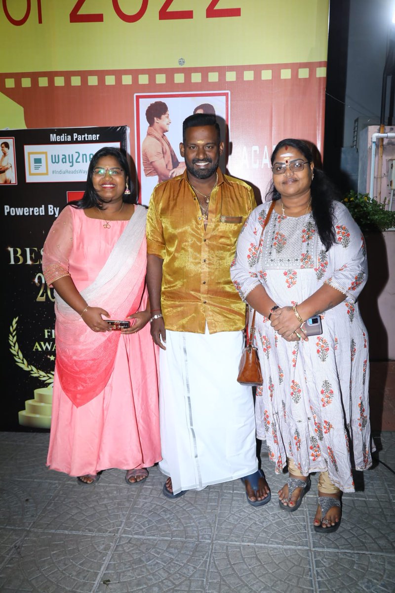 idiamondbabu's tweet photo. M.G.R. SIVAJI ACADAMY AWARDS PRESENTED BY V4 ENTERTAINMENT @idiamondbabu @RIAZtheboss @V4Singaravelu @kala_master @iamVikramPrabhu
@realRoboshankar @ungalKBhagyaraj @way2_news
#toptrending #filmawards #viral2023 #best2022 #awards2022 #Studio https://t.co/4fhnbUGrnq