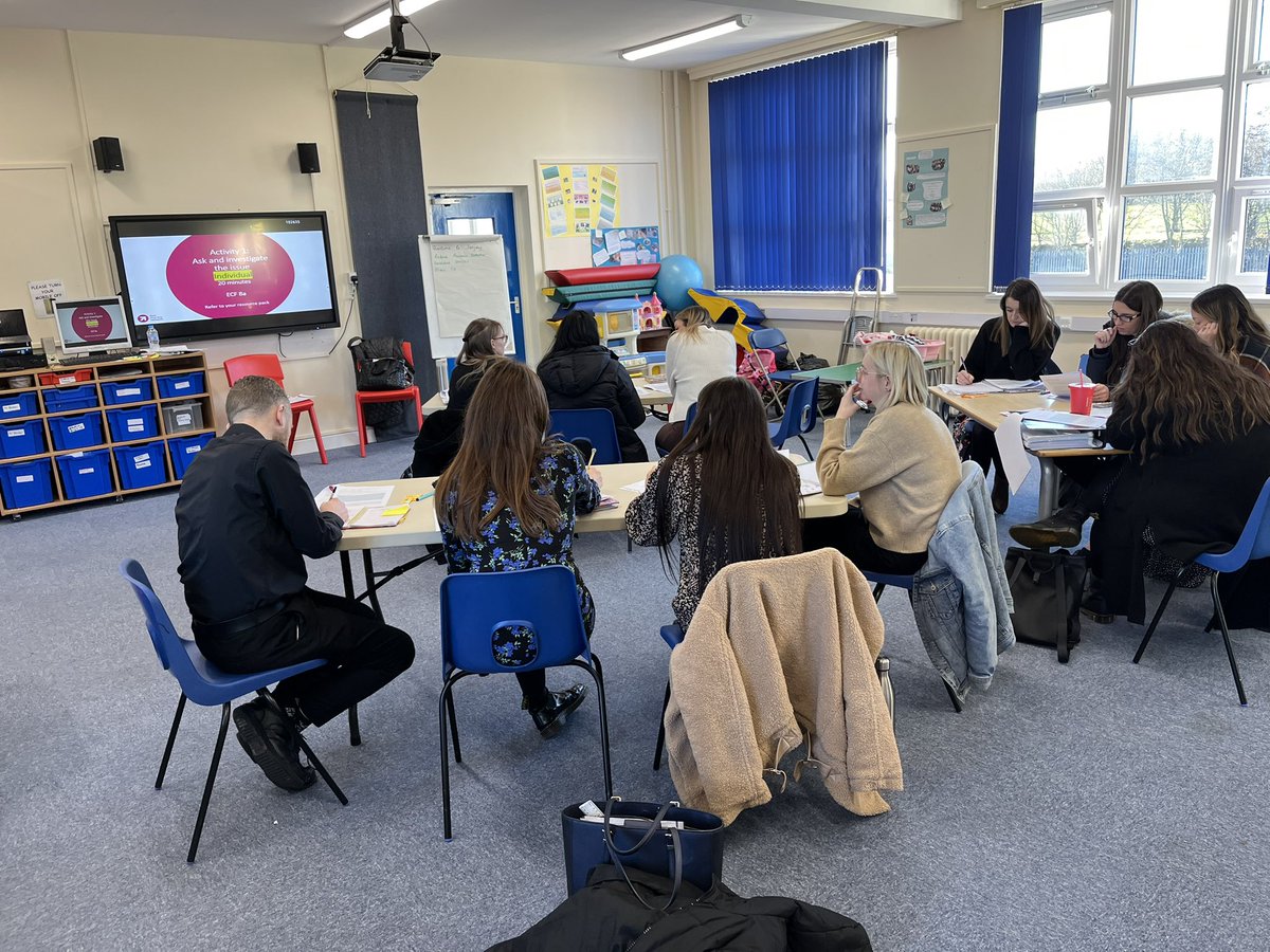 sin_22's tweet photo. Enjoyed seeing our ECT2 teachers - supporting them to develop their 10 week inquiry focusing on standard 8.

Good luck! Looking forward to hearing all about it at our next session. @VicAcademies @bestpracticenet https://t.co/XHC78xA660