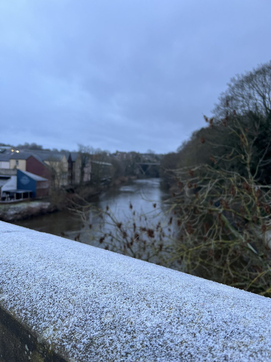 hloo123a's tweet photo. Let it snow ❄️🌨🤍 #Durham https://t.co/hEOHgVQRLz