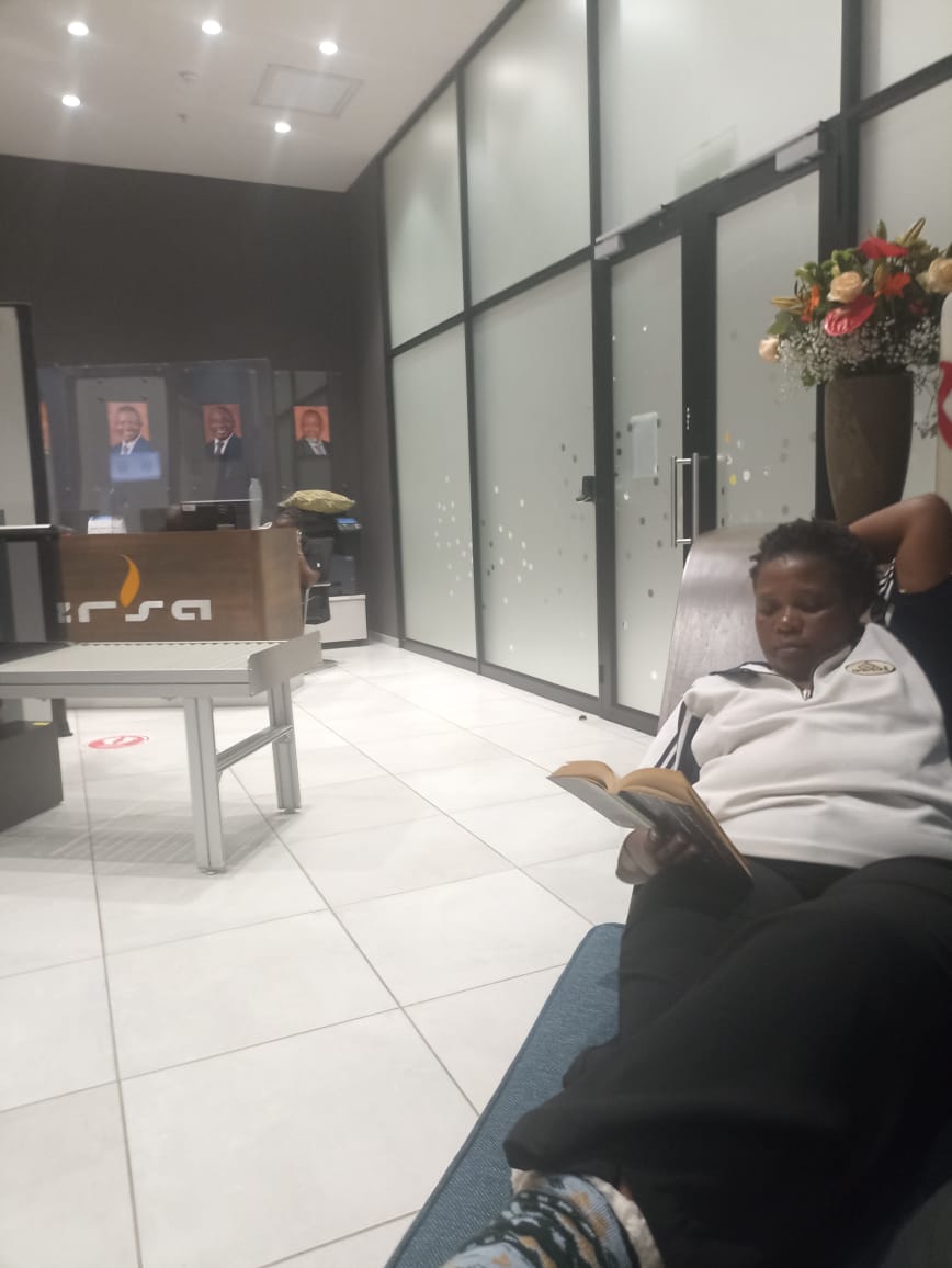 #NERSA #eskom #asinamali #azapositinprotest. 
Whilst we make Nersa home for the next few days or weeks. NERSA Set aside the irresponsible increase granted to Eskom. Our people can not reward incompetence &amp; a full collapse of the economy <a href="/Newzroom405/">Newzroom Afrika</a> <a href="/Chriseldalewis/">Chriselda Zozi Lewis (Babes Wendaba)</a> <a href="/ewnreporter/">EWN Reporter</a>