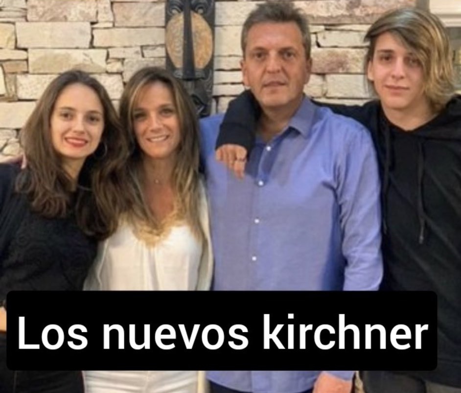Gus_HL2's tweet photo. Néstor Kirchner a Sergio Massa - "Vos sos como yo pero más hijo de puta" https://t.co/CDMnDpWFJr