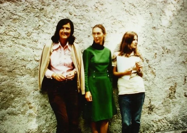 EcoEvoGal's tweet photo. Still one of the most iconic photos I’ve ever seen. Happy birthday to Dian Fossey today. #Trimates #LeakeysAngels #DianFossey #JaneGoodall #BiruteGaldikas 📸: from Jane Goodall Institute archives https://t.co/nVcdVKVVE0
