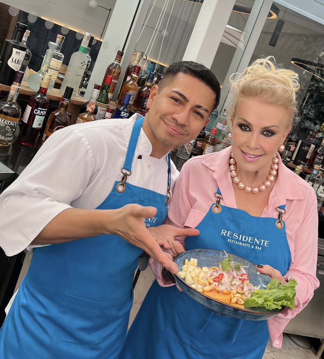 Preparando un “ ceviche peruano “ desde Lima Perú con el chef Luis del hotel Pullman. #LaPeorDeMisBodas3 <a href="/Bigbangfilmspe/">BIG BANG Films</a>