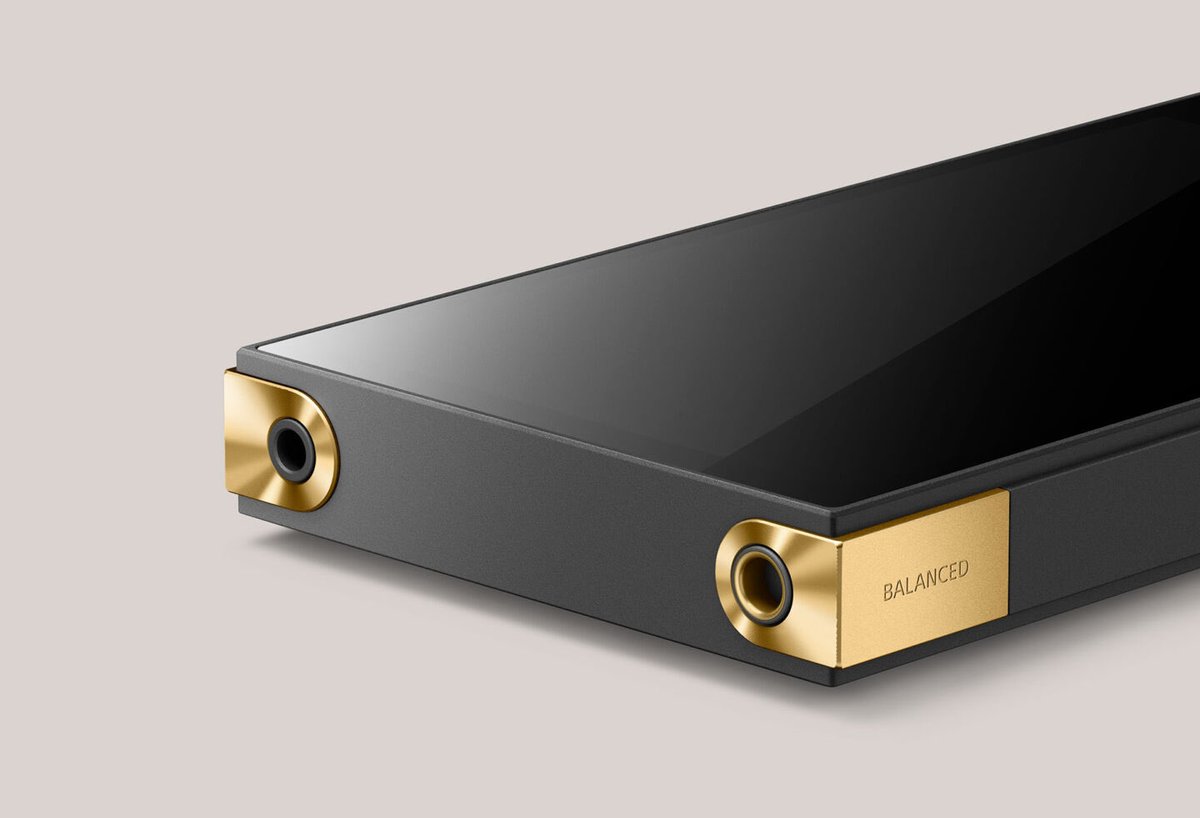 aschlstrt's tweet photo. El nuevo Sony Walkman es una verdadera belleza.

No busca ponerse a la altura de las actuales tendencias de diseño sino marcar su propia huella ofreciendo una experiencia y concepto basados en la época en la escuchar música era poner el tiempo en pausa.

Eso es pensar diferente. https://t.co/8PzNjhS13g