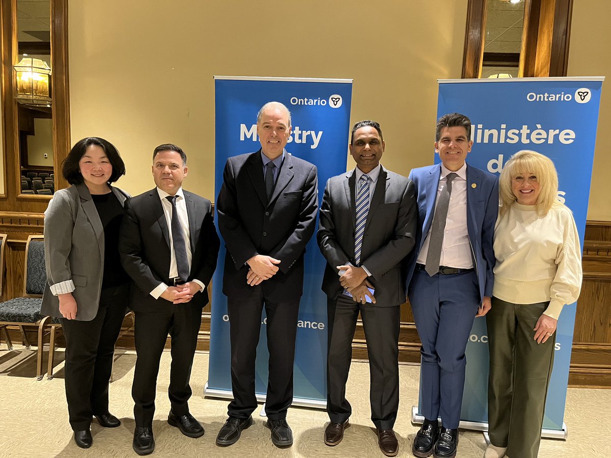 June Muir tweet media