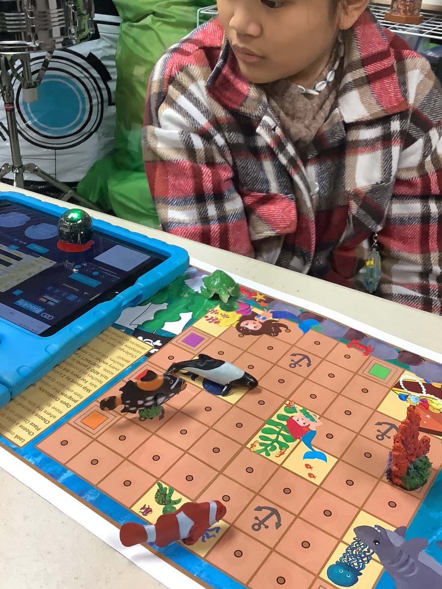Gamerd0g's tweet photo. Im a lucky soul to be able to teach 6th grade #robotics! #programmers coded their #ozobot to perform tasks, follow pathways, and make announcements! Cool little #robot! #coding #python #coding kids #codingforkids 
@ozobot #STEM #100daysofcode #100daysofcodechallenge @rickriordan https://t.co/ge82Ocrvc7