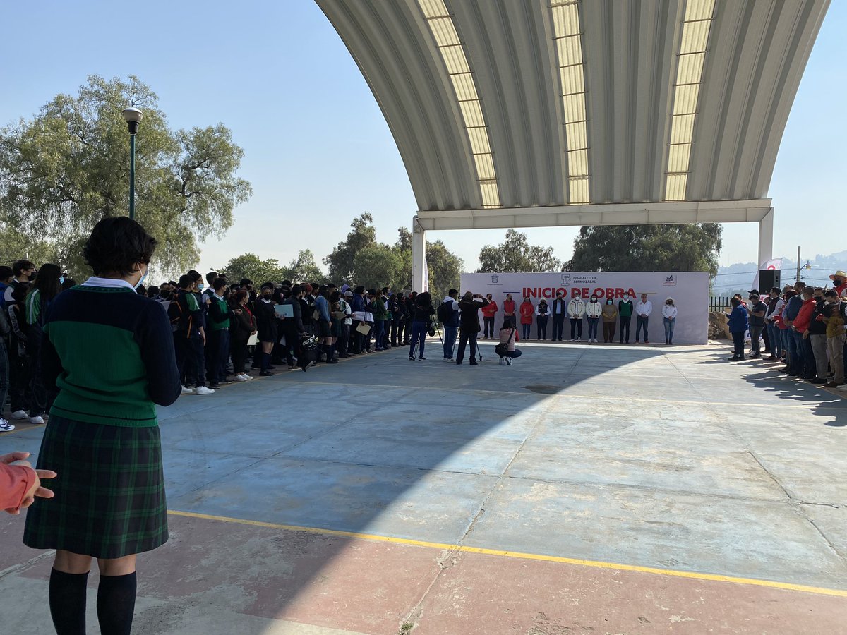 CecytemCoacalc0's tweet photo. La comunidad educativa y padres de familia del @CecytemCoacalc0, se verán beneficiados con la construcción del “Nuevo Arco-Techo” que favorecerá las actividades académicas, culturales y deportivas de nuestra Institución @somoscecytem 
@CecytemCoacalc0 
@ignacio_rubi https://t.co/5iIxi9Vfzo