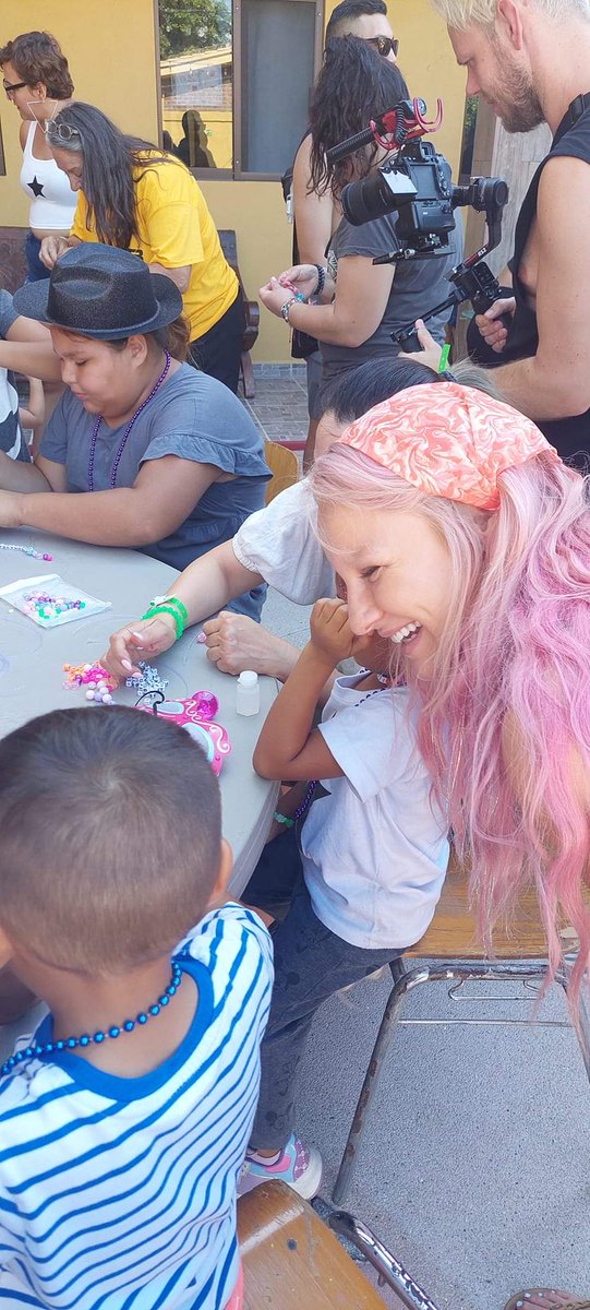 FundacionSolmar's tweet photo. La Fundación Whet perteneciente a una importante compañía de cruceros, eligiera a Fundación Solmar y que voluntarios bajaran del crucero e hicieran actividades con niñ@s de comedores que beneficiamos. 
Fundación Whet también donó un refrigerador nuevo a Fundación Solmar, gracias. https://t.co/60SeXurzER