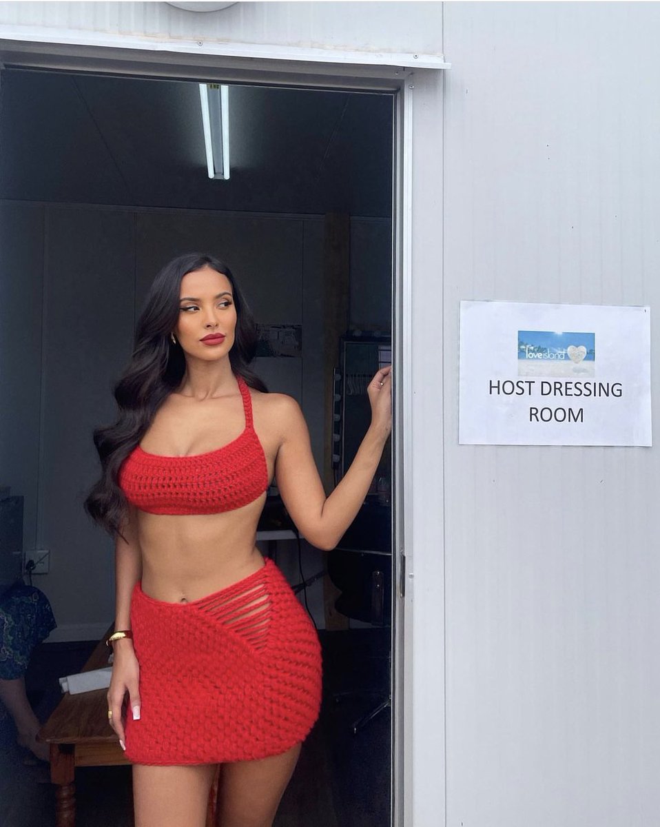 Si_error503's tweet photo. POV: @MayaJama wears an outfit you handmade as her first outfit as the Love Island host. When 2 years ago I was rooting for her to become the host. It’s crazy what happens when you want other people to win #LoveIsland https://t.co/J0fLMPJhBF