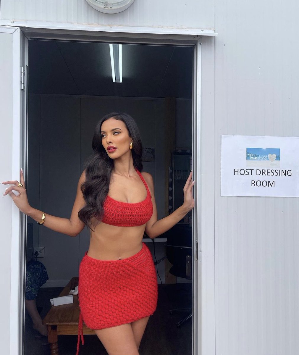 Si_error503's tweet photo. POV: @MayaJama wears an outfit you handmade as her first outfit as the Love Island host. When 2 years ago I was rooting for her to become the host. It’s crazy what happens when you want other people to win #LoveIsland https://t.co/J0fLMPJhBF