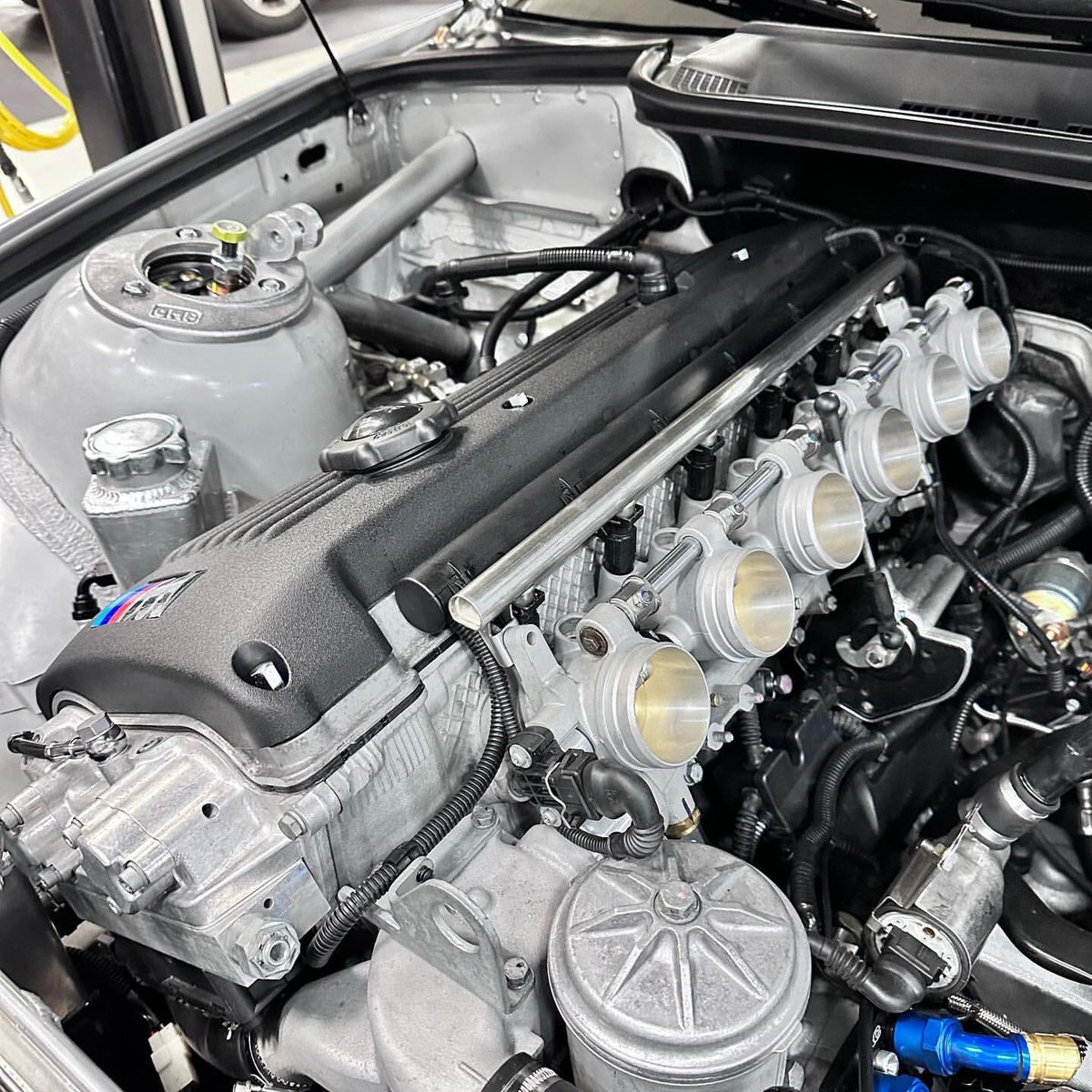 VacMotorsports's tweet photo. ///Monday: #KasselPerformance installed our #S54 ported ITB in @nickganc #E36!
•
#vacmotorsports #bmwe46m3 #bmwe36m3 #bmwm3 #bmw #e36m3 #e46m3 #m3e46 #m3e36 #e46 #m3 #s50 #s52 #turbo #mpower #racecars #racecar #racing #race #driftcar #drifting #drift #timeattack #hillclimb https://t.co/QCpHBvgvod