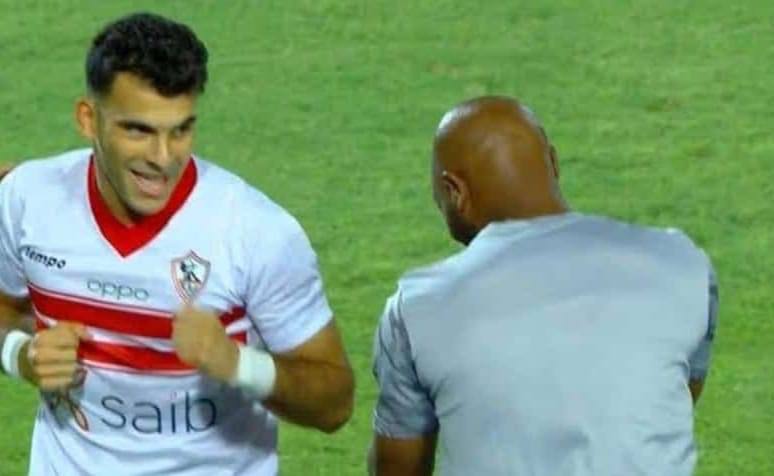حتي بص الحركة دي 🤣
زيزو ويشكا بدون منشطات 🦯 
يطيحو بالزمالك من كأس مصر 😂

#التحكيم_المصري_ضد_الاهلي