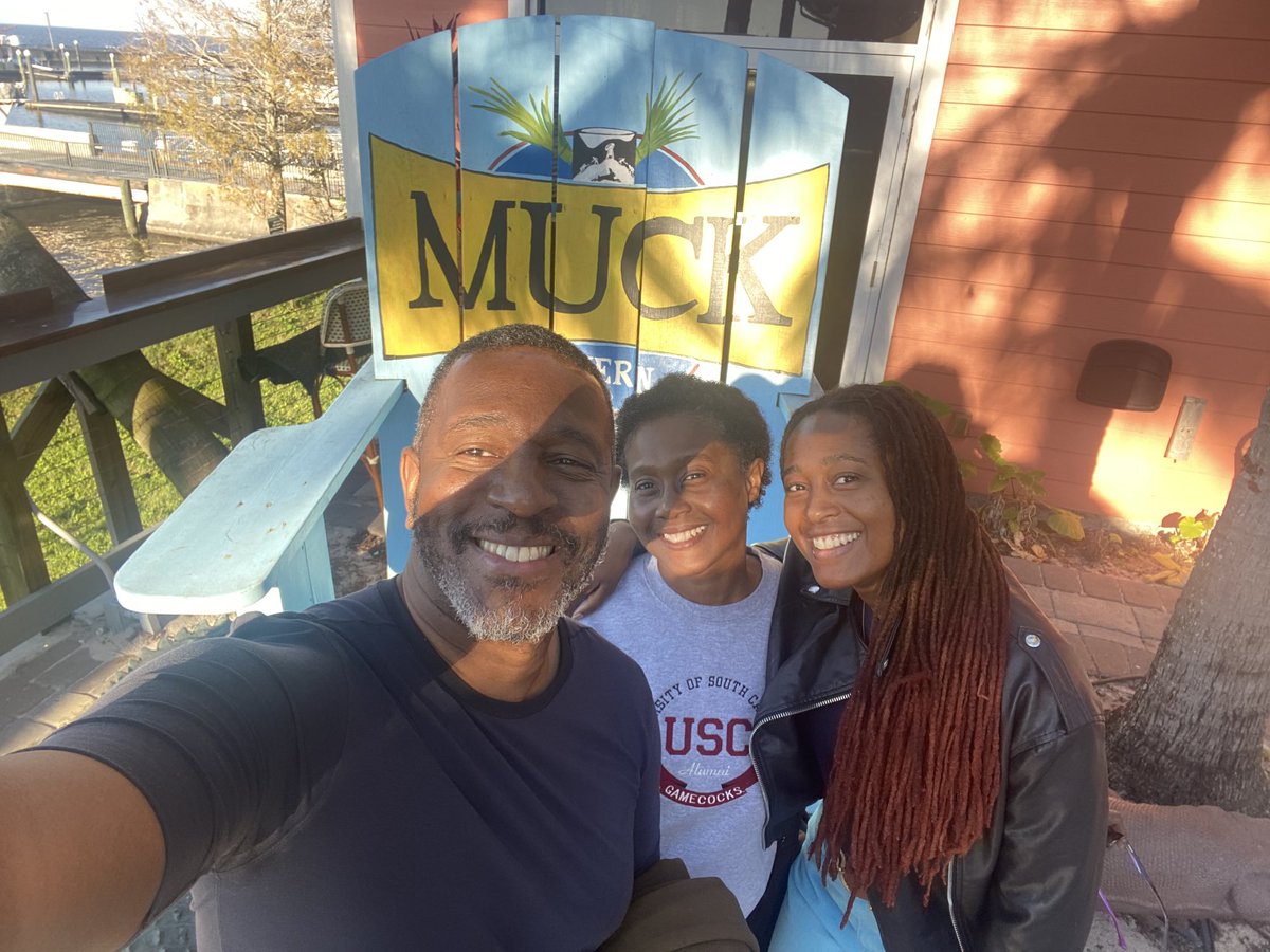 Enjoyed a late lunch at The Muck Tavern in Pahokee on Lake O. Thrilled to support this biz.