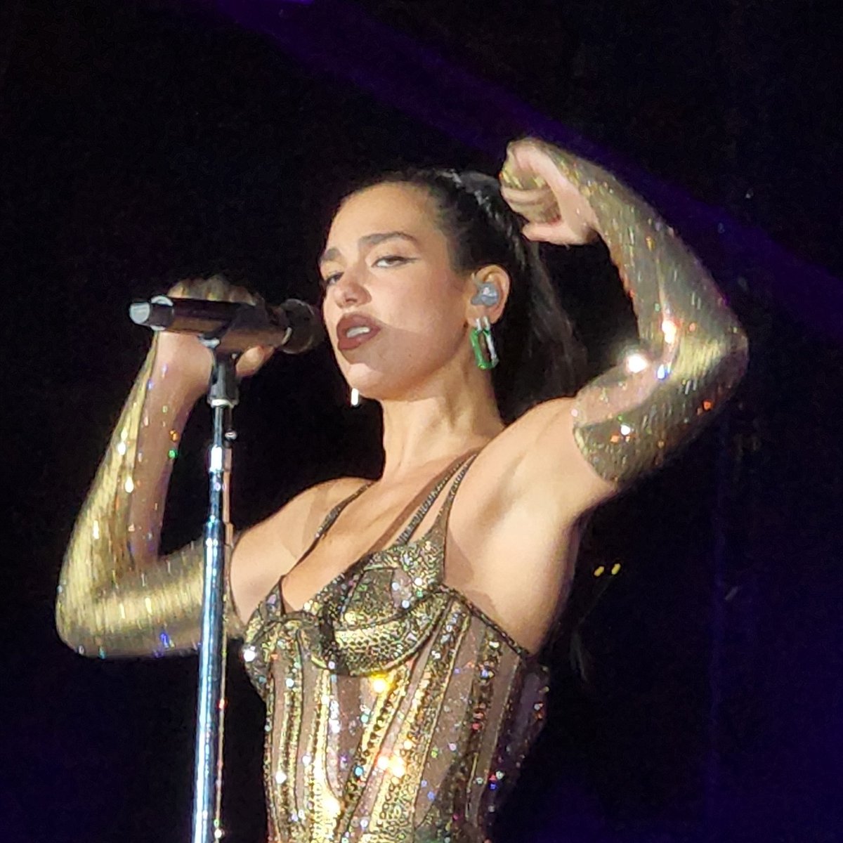 dlipahungary's tweet photo. I’m voting #DuaLipa for #FaveTourStyle at the #iHeartAwards 

🗳️ GOAL: 100 replies + 100 RTs 🗳️ https://t.co/KL8R5XXhwB