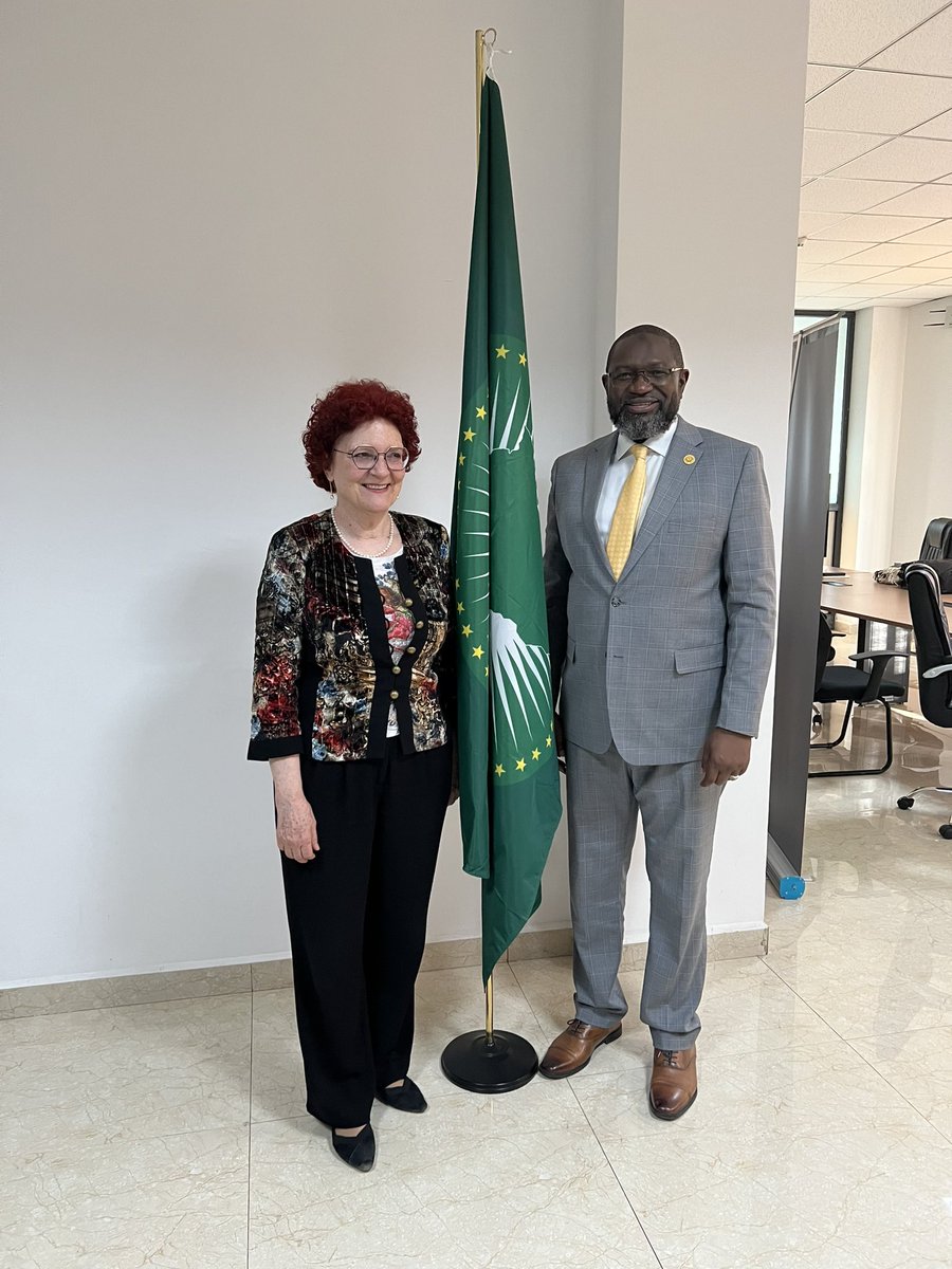 laktarr001's tweet photo. I welcomed Andrea Ammon, Director @ECDC_EU to our @AfricaCDC offices. We explored expanding partnership between #Africa and #Europe in #healthsecurity. 
#newpublichealthorder 
#agenda2063 
@_AfricanUnion https://t.co/TJsmm5tSat