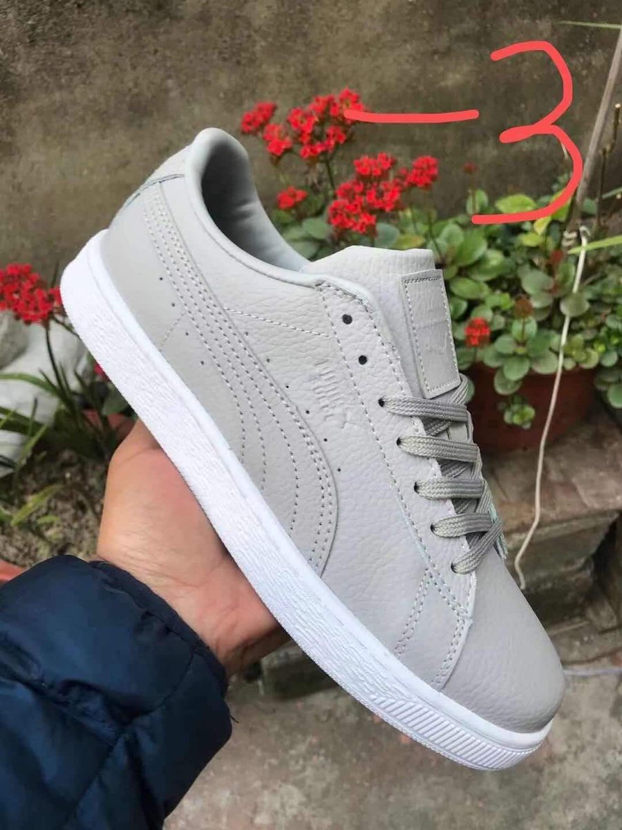jabby_tuby's tweet photo. Take the road less travelled, but first get some new shoes.
Get these Puma suede sneakers from #JtubyCollections only at Kshs 3499.00.

Call/text +254713002258 to place your order. 
We deliver Countrywide. 
#JtubyCollections 
#BuyWithUs https://t.co/3E5s7owxcJ