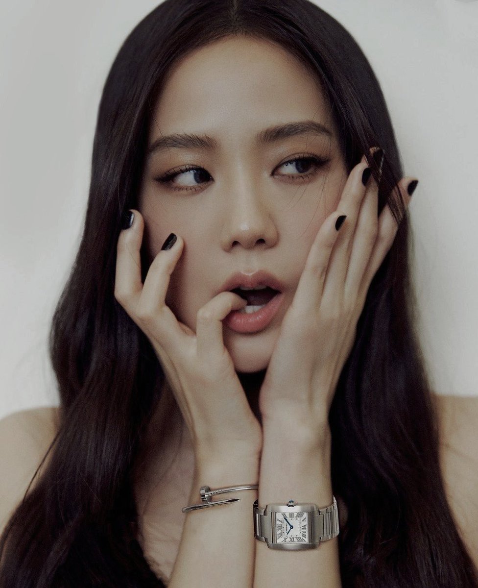 jpgchaesoo's tweet photo. this jisoo                   with          this rosé https://t.co/IGdsP20ghu