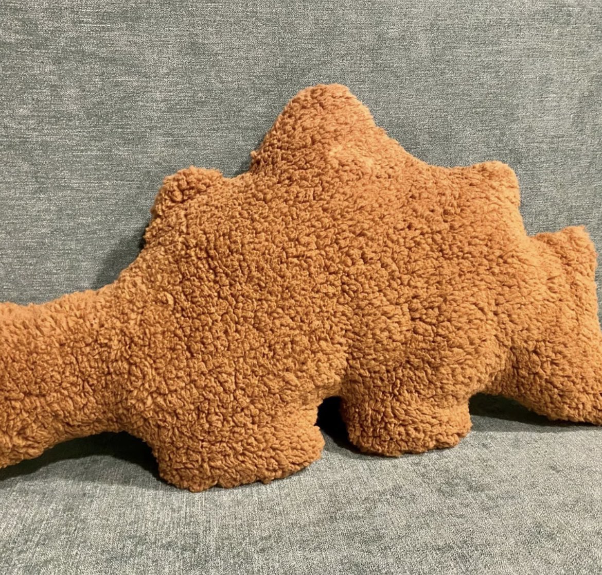 MarioH92's tweet image. Dino chicky nugg pillows 👀