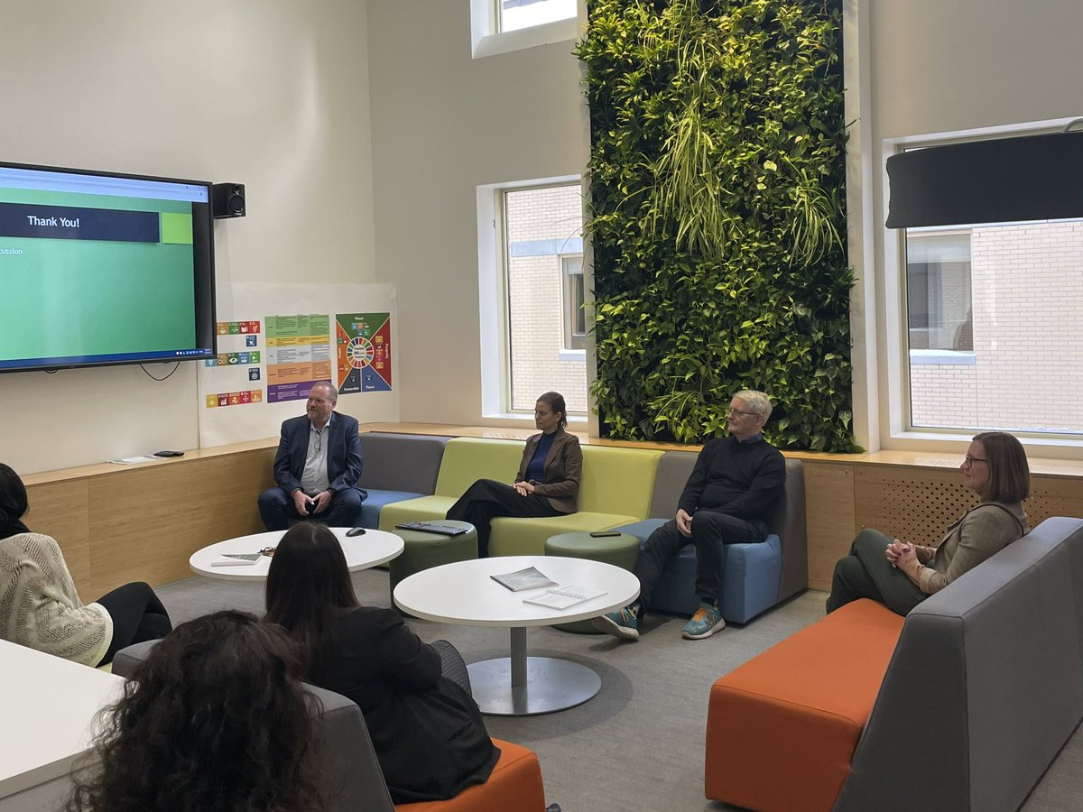 karinagould's tweet image. Un avenir #durable passe par un mode de vie sain et équilibré. Grâce au certificat de bonheur durable, les étudiants du @college_dawson développent des stratégies pour intégrer la psychologie positive, le bien-être et le bonheur dans notre vie quotidienne.