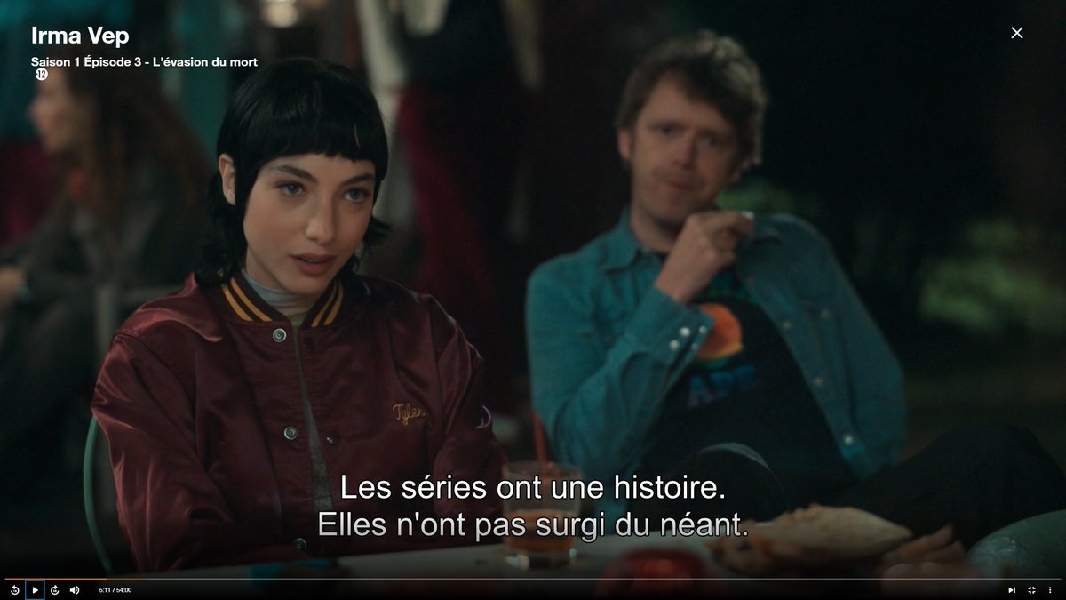 films7's tweet photo. Devon Ross (Regina) : "Les séries sont un retour aux racines. Les grands romans du XIXe étaient publiés en feuilletons. Les feuilletons sont devenus des romans. Les séries sont des films longs."
Irma Vep, Olivier Assayas
#series #roman #devonross #IrmaVep #OlivierAssayas #cinema https://t.co/4poZyIsXbk