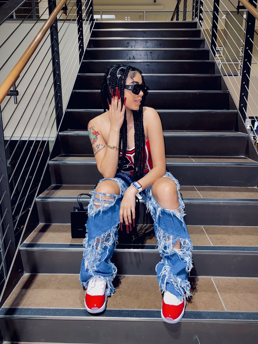justycemccoy's tweet photo. I put my heart on my sleeve now it’s part of the fit 🥶🥵 https://t.co/pmyvy7pcrs