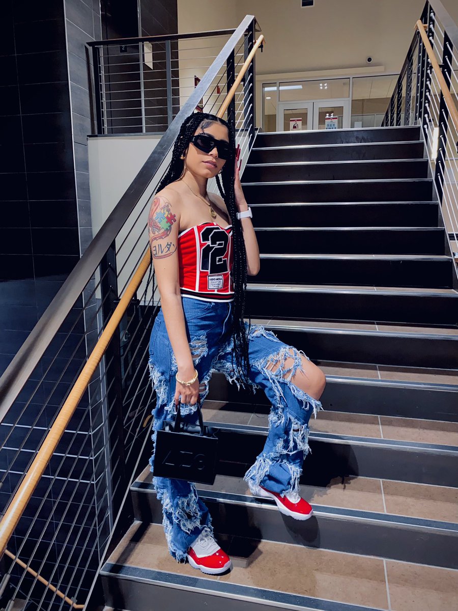 justycemccoy's tweet photo. I put my heart on my sleeve now it’s part of the fit 🥶🥵 https://t.co/pmyvy7pcrs