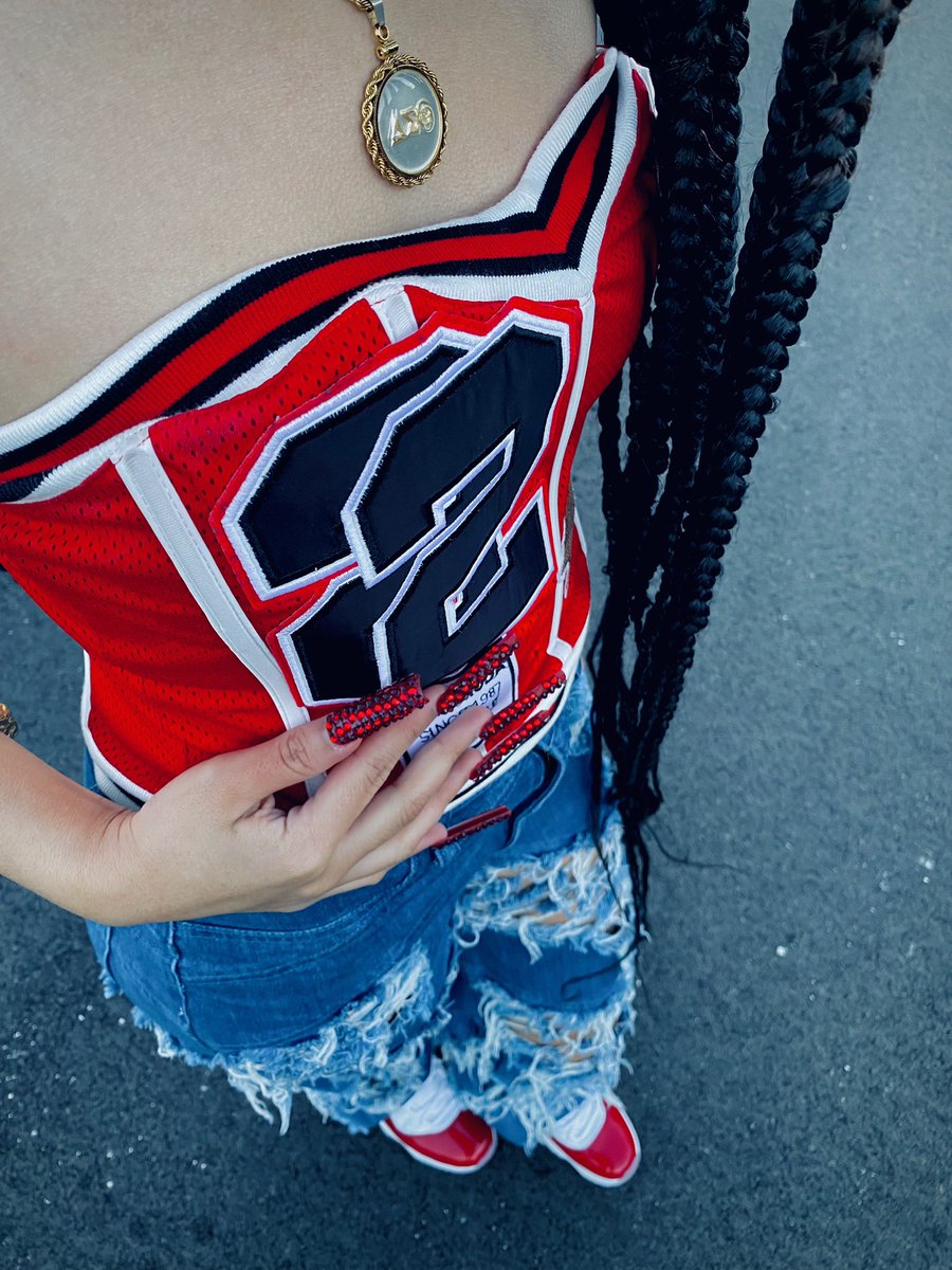 justycemccoy's tweet photo. I put my heart on my sleeve now it’s part of the fit 🥶🥵 https://t.co/pmyvy7pcrs