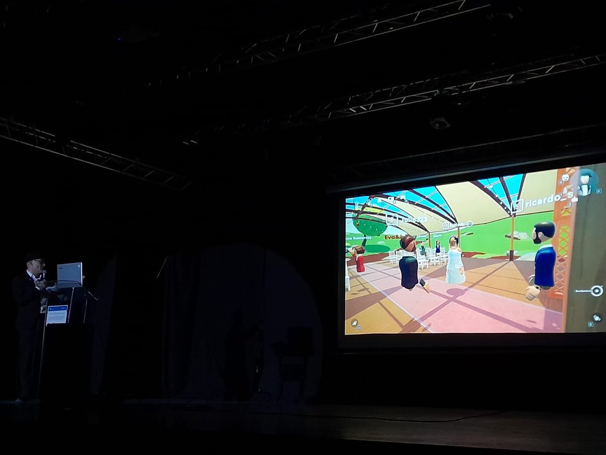 Brun Santervás impartiu unha conferencia co título "Realización en Vídeo Inmersivo y Realidad Virtual en eventos" no marco da #auladeemprendemento da escola @fpgalicia