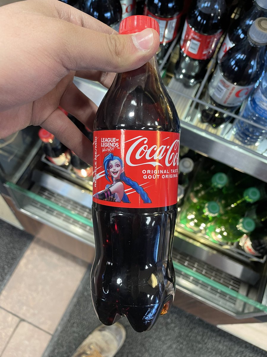 seba_b2004's tweet photo. @Yakuza_________ Found me at Tim’s too, nowhere is safe https://t.co/a0J7MFX91u