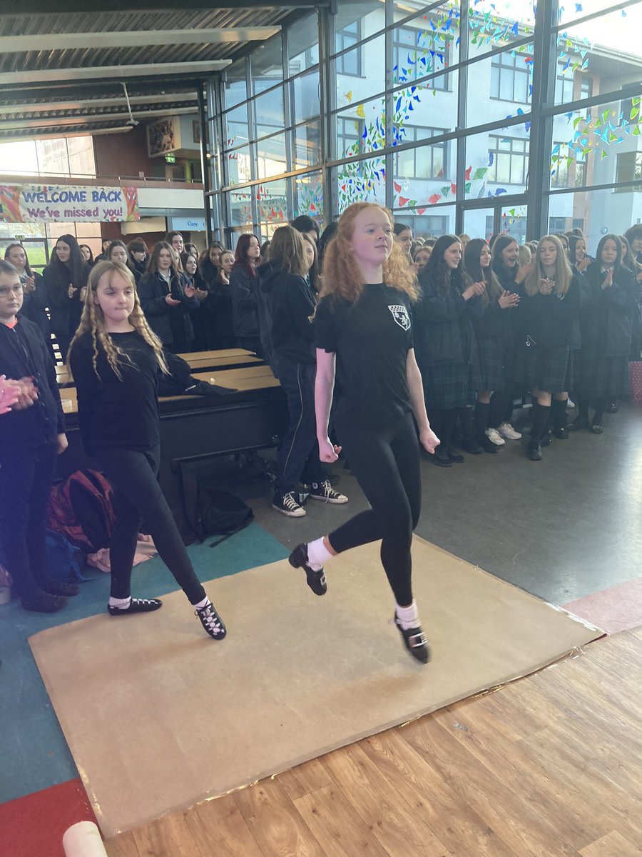So much joy and celebration this morning as our Italian visitors arrived <a href="/Colaistebride/">Coláiste Bríde D22</a>. This <a href="/Leargas_etwinn/">eTwinning Ireland</a> has been such a fabulous learning experience for all those involved. A great atmosphere today 🇮🇹🇮🇪