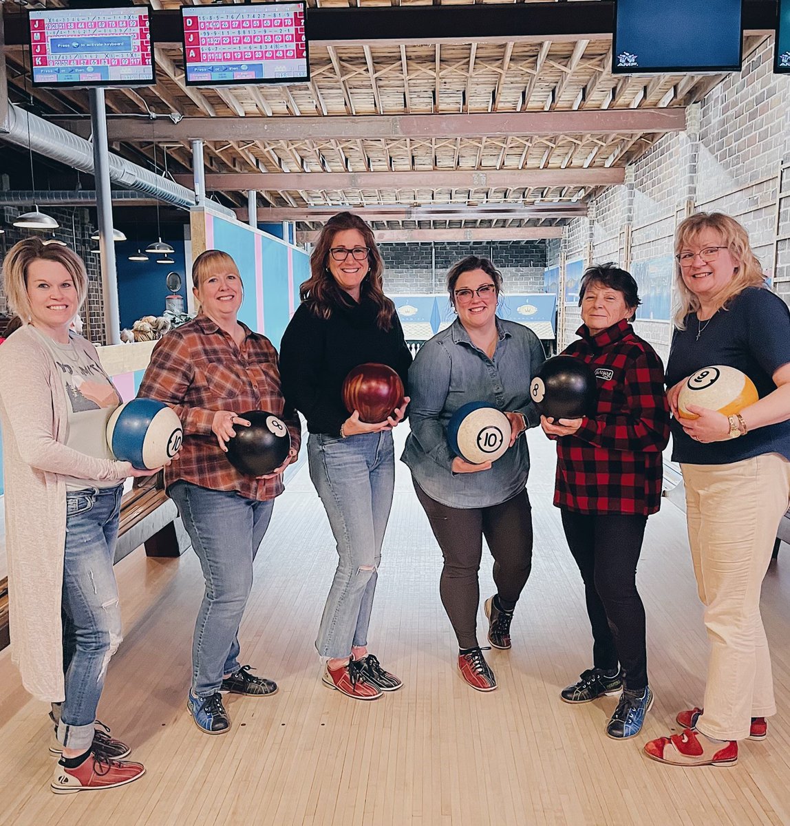 LakesReglHealth's tweet photo. How was everyone's weekend? Our Home Care &amp; Hospice staff had a fun time bowling together on Friday night! 😊🎳 https://t.co/sIdaiRuPUQ