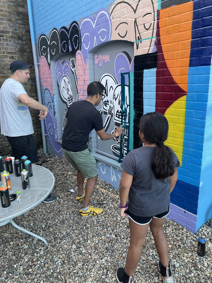 Blue House Yard tweet media