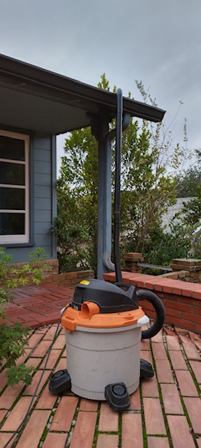 FrankBuckleyTV's tweet photo. Here's my friend Aki's wet dry vac with an extension. This is an exciting development in today's edition of #guttertalk. https://t.co/bAQJunKXlZ