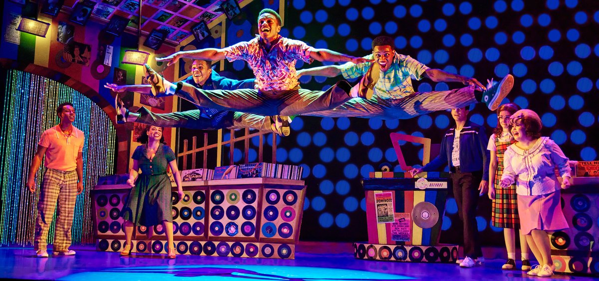 twincitiesarts's tweet photo. REVIEW: Hairspray (Hennepin Theatre Trust)... https://t.co/WFeQ9FqFRP